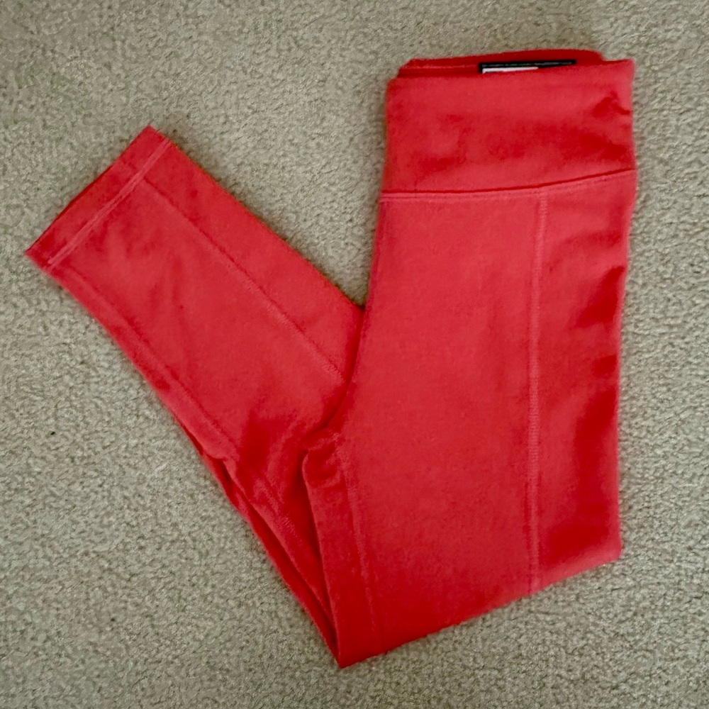 TEK GEAR, Soft TEK, High Rise Legging
Size 8
NWT